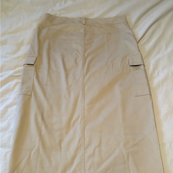 Women’s Cargo Khaki Skirt - Picture 5 of 6